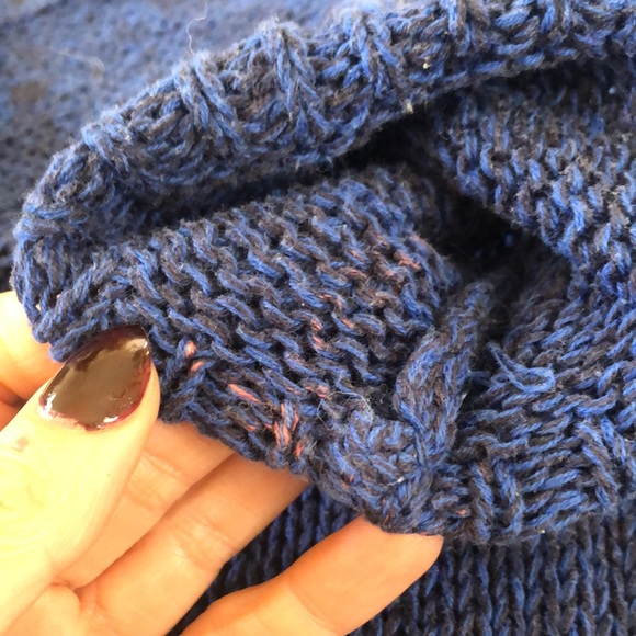 Dark blue loose sweater. No label. S/M - Picture 8 of 9
